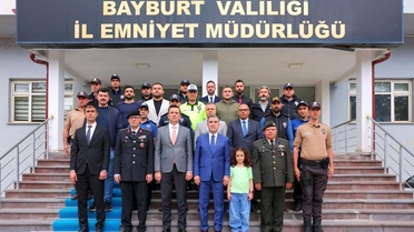 Vali Eldivan'dan Güvenlik Güçlerine Bayram Ziyareti