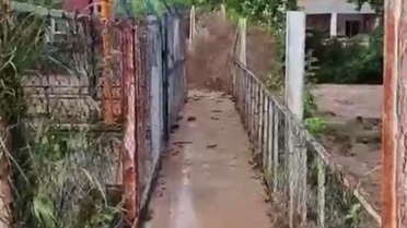 Dörtyol'da Çay Taştı, Evler Su Bastı