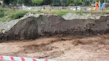 Dörtyol'da Sel Araçları Zarar Gördürdü