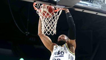 Fenerbah&ccedil;e Yarı Finale Y&uuml;kseldi