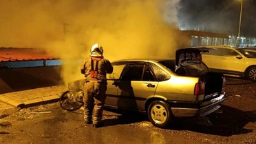 Hatay'da Park Halindeki Araçta Yangın