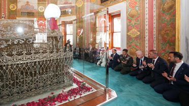 İstanbul'da fetih coşkusu! Mehteran gösterisine yoğun ilgi