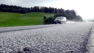 Kars'ta Şiddetli Dolu Yaşamı Olumsuz Etkiledi