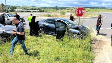 Kırklareli'nde iki otomobil çarpıştı: 6 yaralı