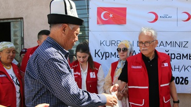 Türk Kızılay Bişkek'te Kurban Dağıttı