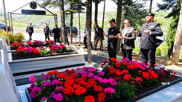 Bilecik Valisi Sözer, Kurban Bayramı’nda Şehitliği Ziyaret Etti