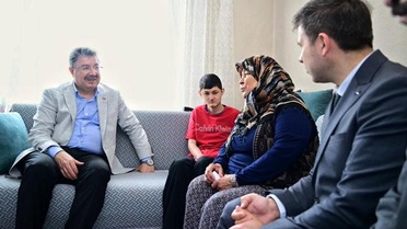Vali Yılmaz, Doğan Ailesini Ziyaret Etti