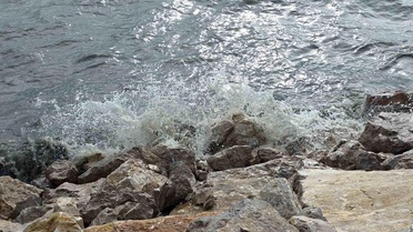 Van'da Şiddetli Rüzgar Dalgalar Oluşturdu