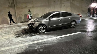 Ayvacık'ta iki otomobilde yangın