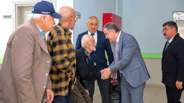 Bayramda Yaşlıları Ziyaret
