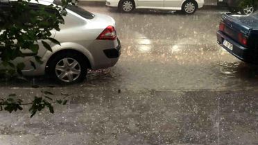 Erzincan'da Dolu ve Heyelan Ulaşımı Aksattı