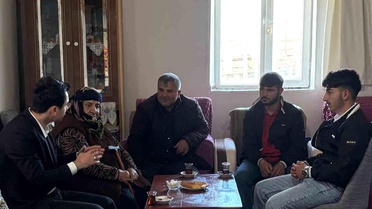 Susuz Kaymakamı'ndan şehit ailesine bayram ziyareti