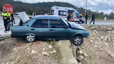 Kütahya'da Trafik Kazası: 3 Yaralı
