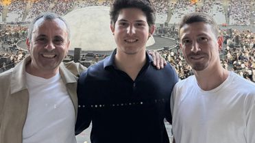Mert Hakan Yandaş ve Kerim Rahmi Koç dev konseri beraber izledi
