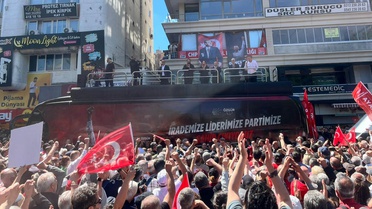 Özgür Özel'den CHP'de acil kurultay ve ön seçim çağrısı