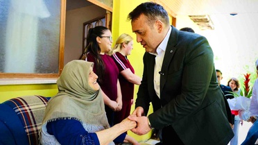 Vali Sözer'den şehit ailesine bayram ziyareti