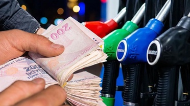 Akaryakıta çifte indirim! Motorin kritik sınırın altına inecek