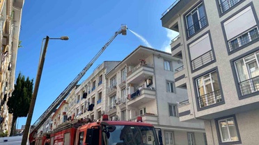 Küçükçekmece'de Apartman Yangını