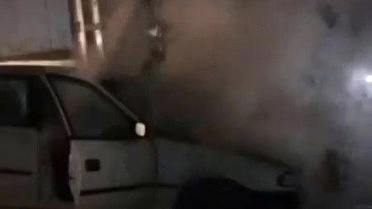Besni'de Park Halindeki Araç Yandı