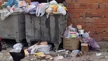 2 haftadır alınmayan çöpler tepki çekti