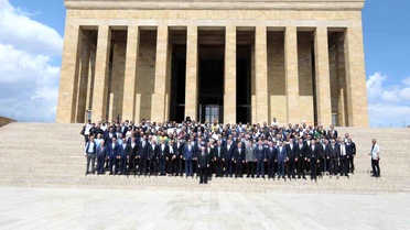Aziz Yıldırım Anıtkabir'i Ziyaret Etti
