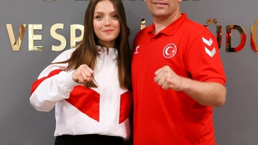 Zehra Orhan Almanya'da Taekwondo Yarışmasına Hazırlanıyor