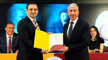 Dursun Özbek Yeniden Başkan
