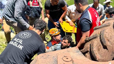 Siirt'te Traktör Devrildi, Sürücü Ağır Yaralandı