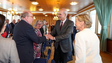 Kurtulmuş Finlandiya'da Türk Toplumu ile Buluştu