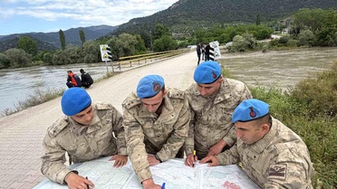 Tokat'ta 216 personel Kelkit Çayı'nda kayıp gençlerin izini sürüyor