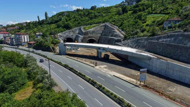 Trabzon'un 30 yıllık hayali olan Güney Çevre Yolu Projesi'nde çalışmalar sürüyor
