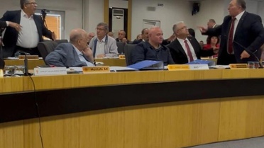 Afyonkarahisar’da yeni dönemin ilk meclisi kavga ile başladı
