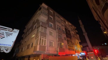 Avcılar'da Bina Çöktü, Tahliye Yapıldı