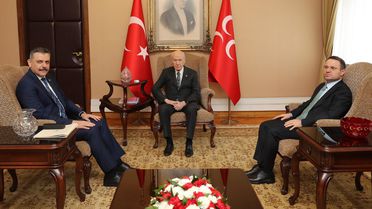 Bakan Çiftçi ile Bakan Gürlek, Devlet Bahçeli'yi ziyaret etti! Dikkat çeken dosya detayı