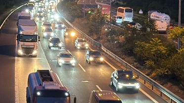 Düzce'de Bayram Dönüşü Trafik Yoğunluğu
