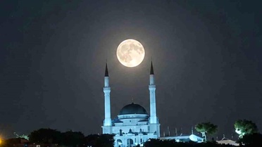 Edremit'te Büyüleyici Dolunay