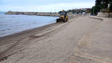 Kocaeli'nin turizm vitrini Kandıra'da 39 ton atık toplandı