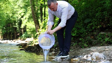 Kocaeli sularına 50 bin kırmızı benekli alabalık dopingi