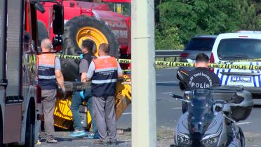 İş Makinesi Devrildi: Trafik Aksamalı