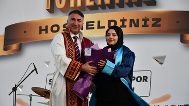 BATÜ Mezuniyet Töreni Coşkuyla Gerçekleşti