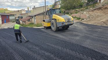 Bayburt'ta Asfaltlama ve Çevre Düzenlemesi Devam Ediyor