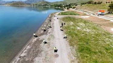 Hazar Gölü'nde Büyük Temizlik