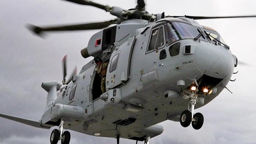 İngiliz Kraliyet Donanması'na ait helikopter düştü