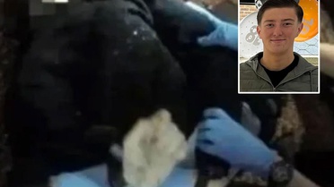 İngiltere'yi sokağa döken olay: Polis, can çekişen gence kelepçe taktı