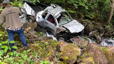 Ulubey'de Kamyonet Uçuruma Düştü: 1 Ölü, 1 Yaralı