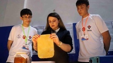 Bolu'da Öğrencilerden Vegan Deri Üretimi