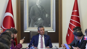 Özgür Özel: 'İkinci bir parti hazır etmek gerekebilir ama CHP'yi bırakmak yok'