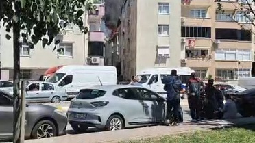 Pendik'te Çatı Yangını