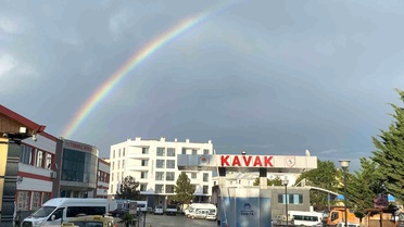 Kavak'ta Gökkuşağı Görsel Şölen Sunuyor