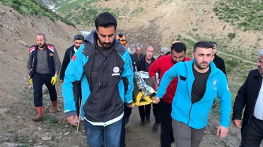 Yüksekova kırsalında zorlu kurtarma operasyonu: 6 saatlik mücadelenin ardından hastaneye ulaştırıldı